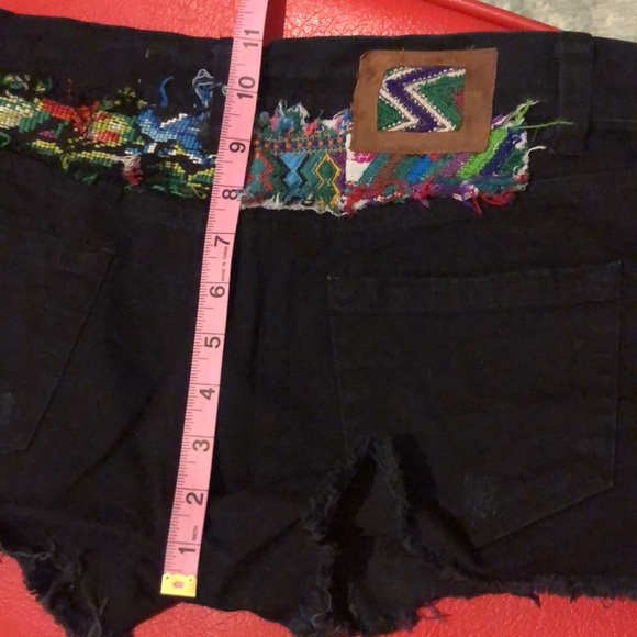 Jen’s Pirate Booty Raw Hemmed Embroidered Black Jean Low Rise Shorts - Picture 12 of 13